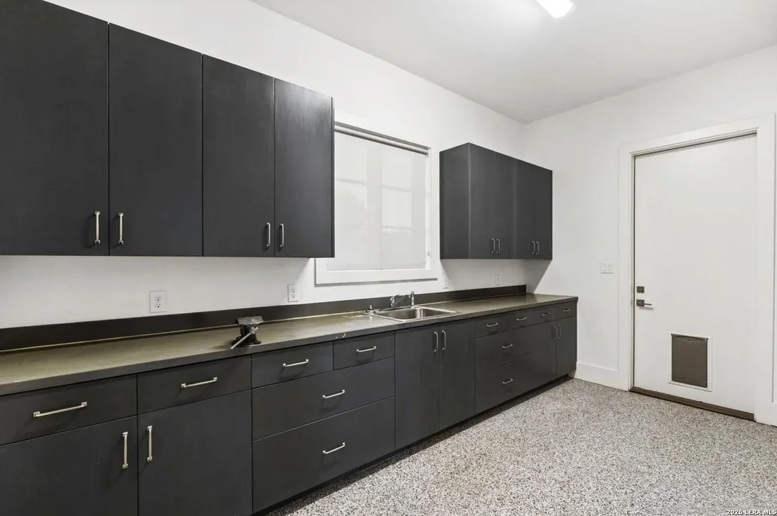Photo of 121 Greystone Pt