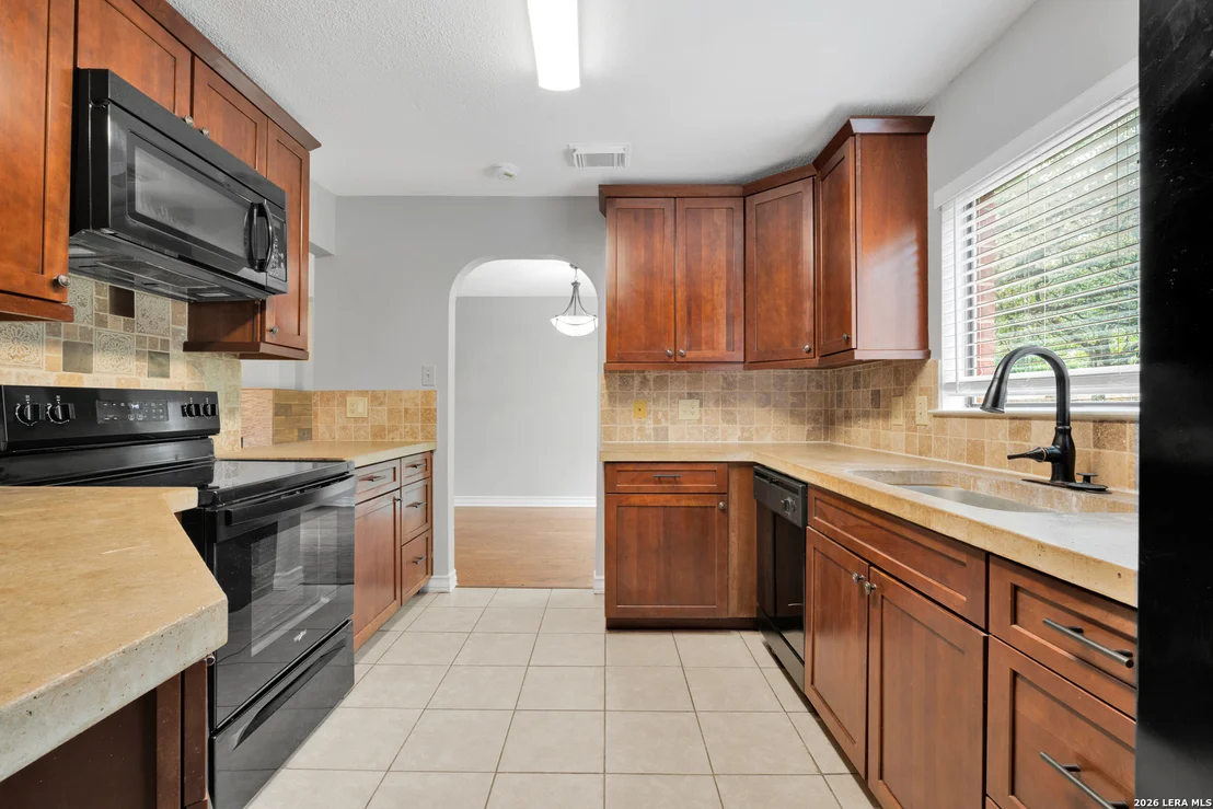 Photo of 7502 Beaver Tree
