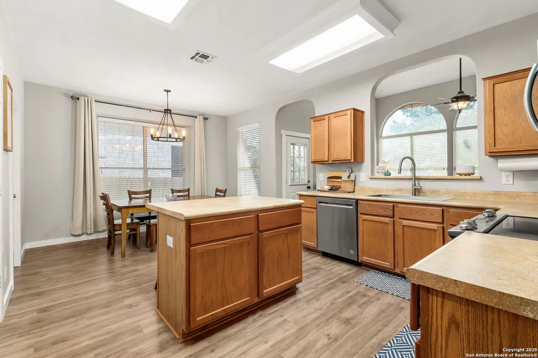 Photo of 321 Alders Gate