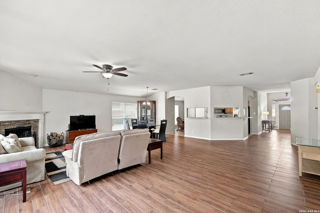 Photo of 1307 Bluff Forest