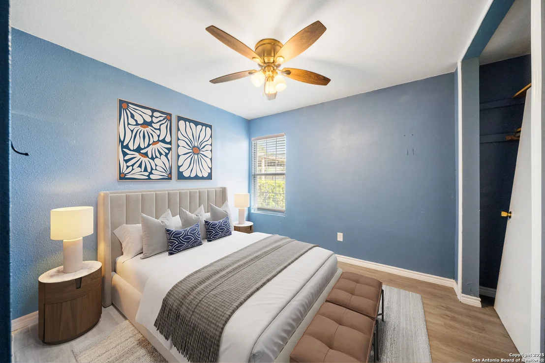 Photo of 915 Deely