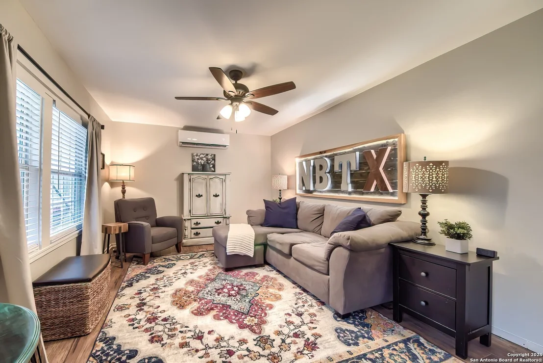 Photo of 1382 RIVER RD