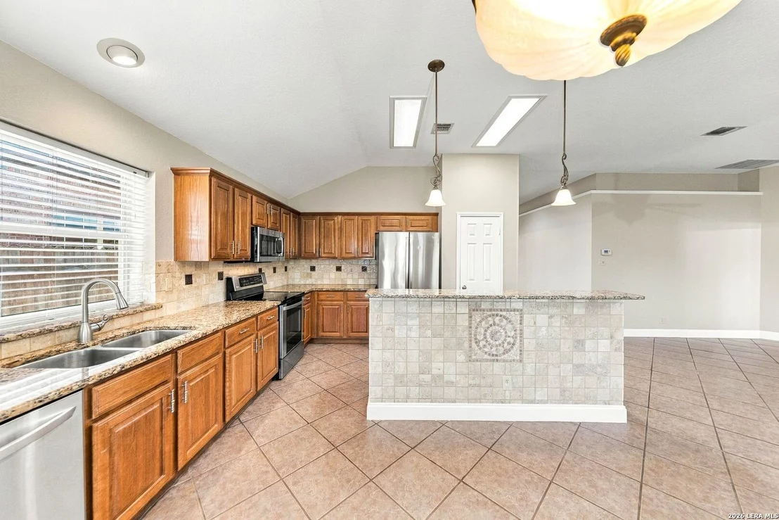 Photo of 4011 LEGEND RANCH DR