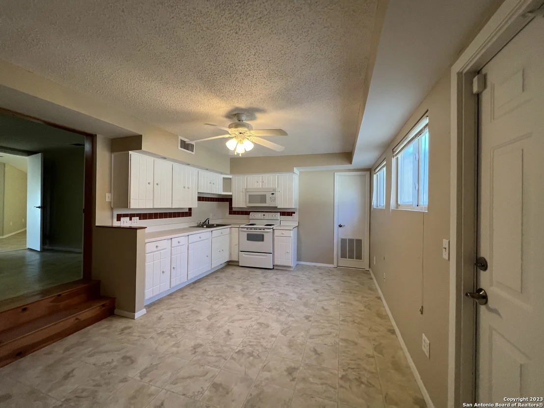 Photo of 119 CEDAR TREE LN