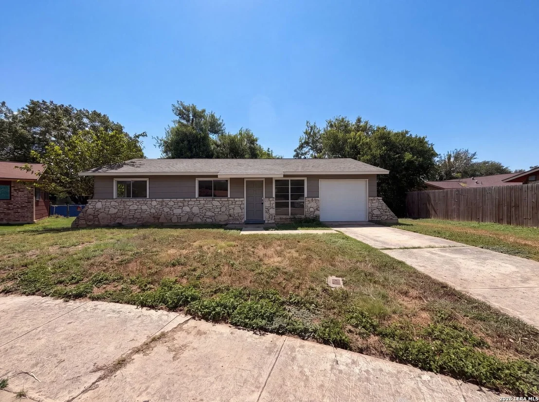 Photo of 102 DARTMOOR DR
