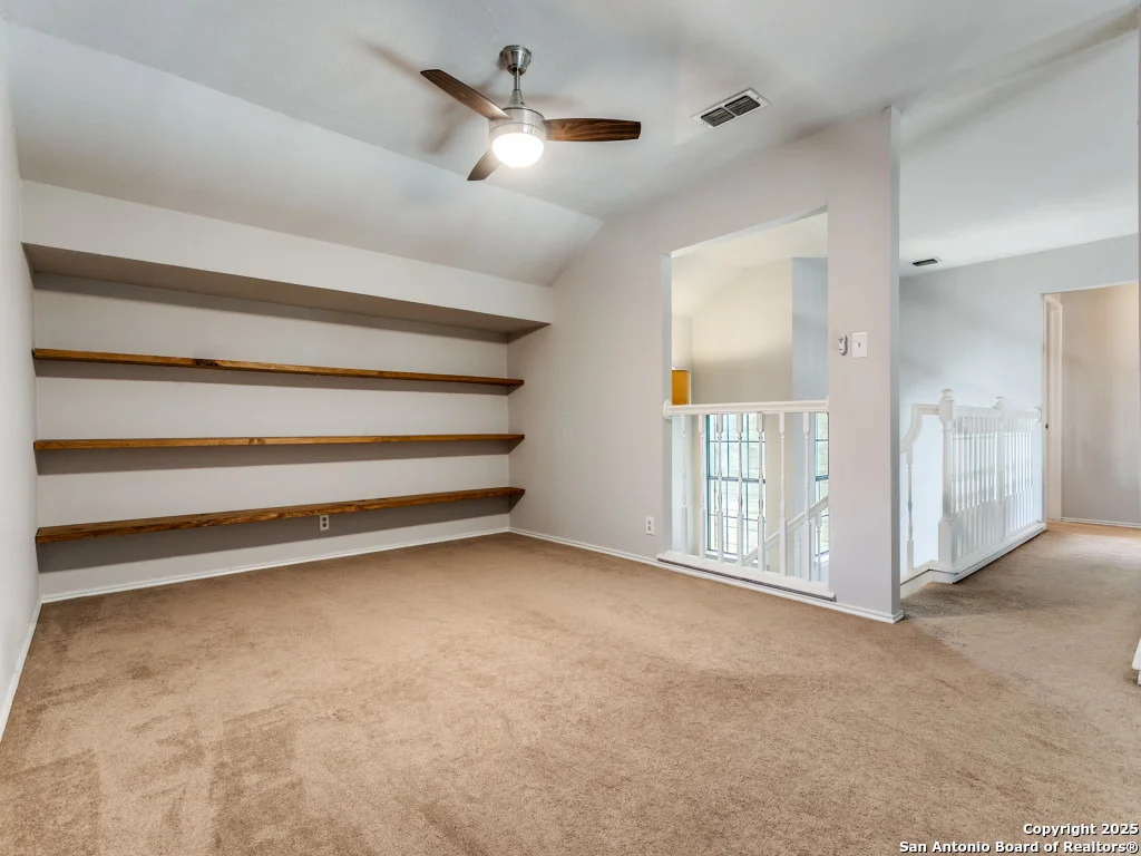 Photo of 9526 Cloverdale
