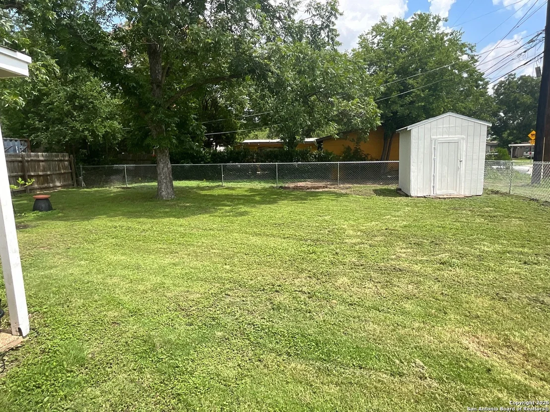 Photo of 403 Dawnview Ln
