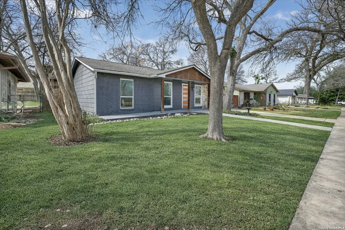 Photo of 6218 Hillston