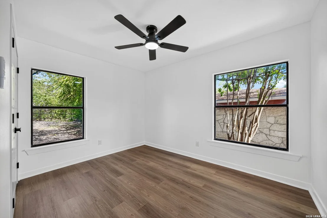 Photo of 359 BARBARA DR