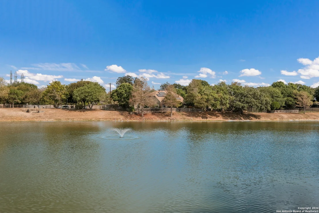 Photo of 10906 LAKE PATH DR