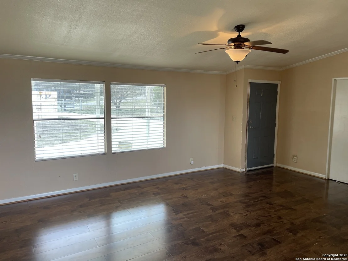 Photo of 914 COUNTY ROAD 4511