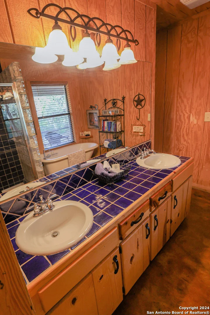 Photo of 1177 RIVER RD