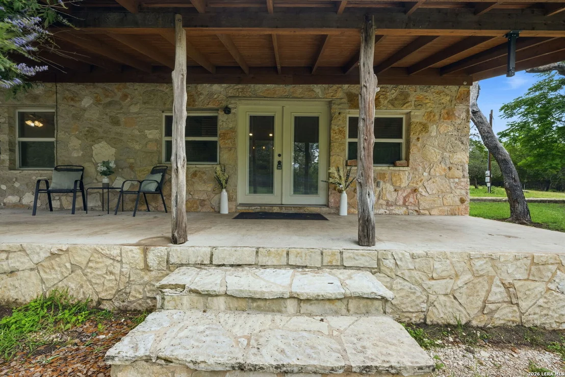 Photo of 340 Rio Oak