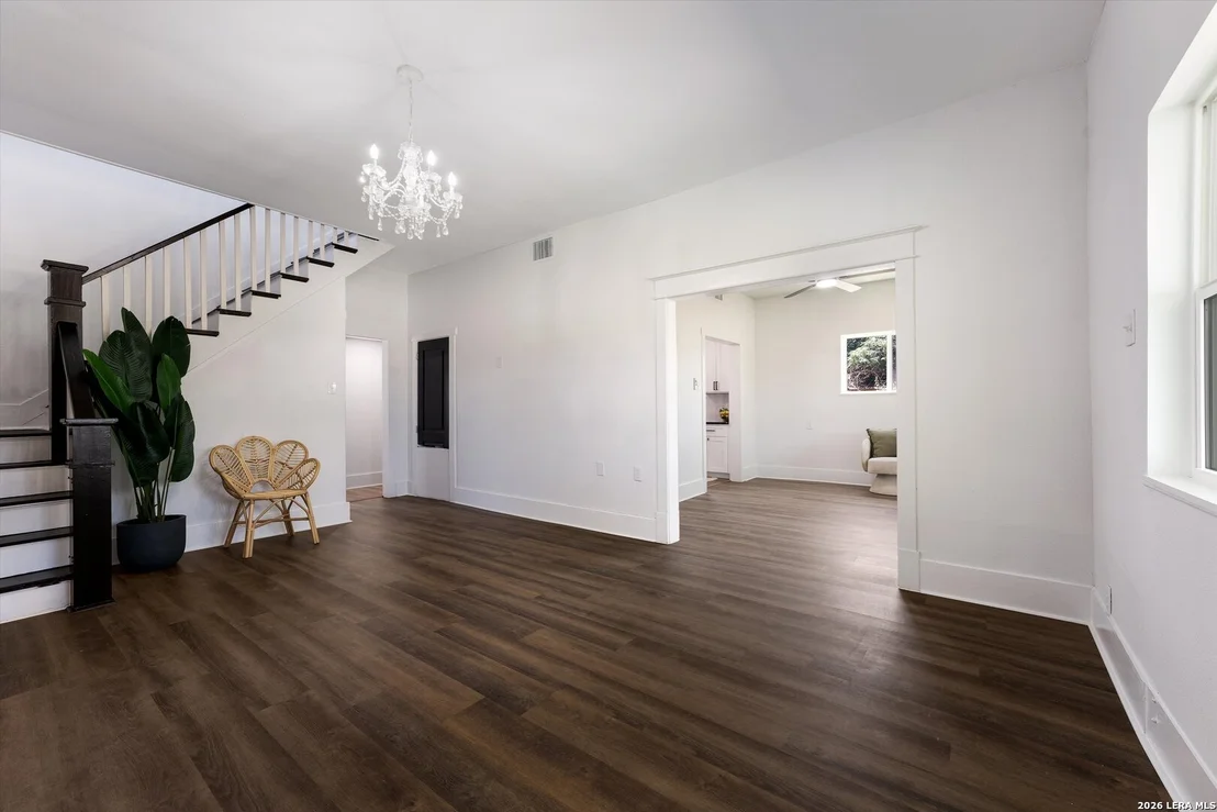 Photo of 536 Commerce St