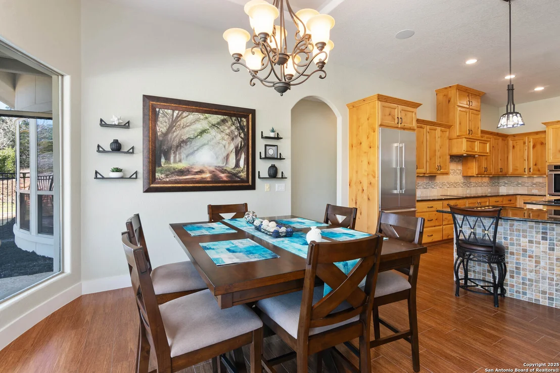 Photo of 832 oak bluff