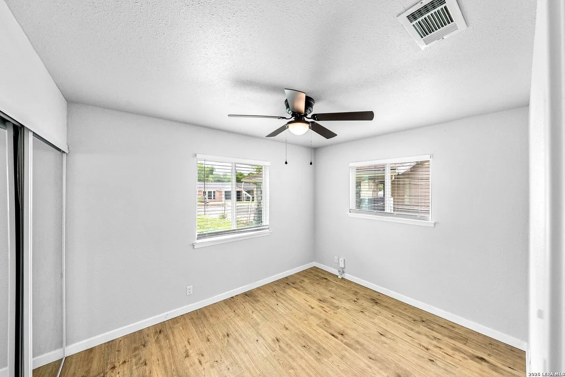 Photo of 3015 Dall Trl