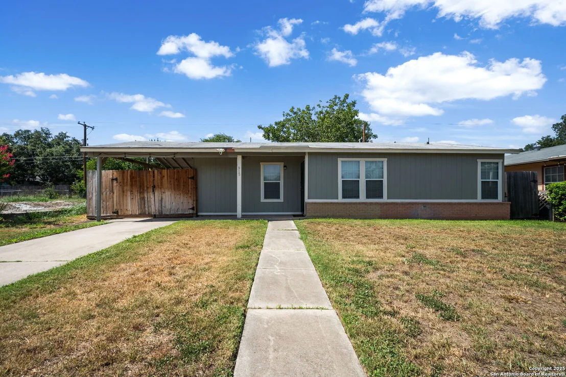 Photo of 915 Deely