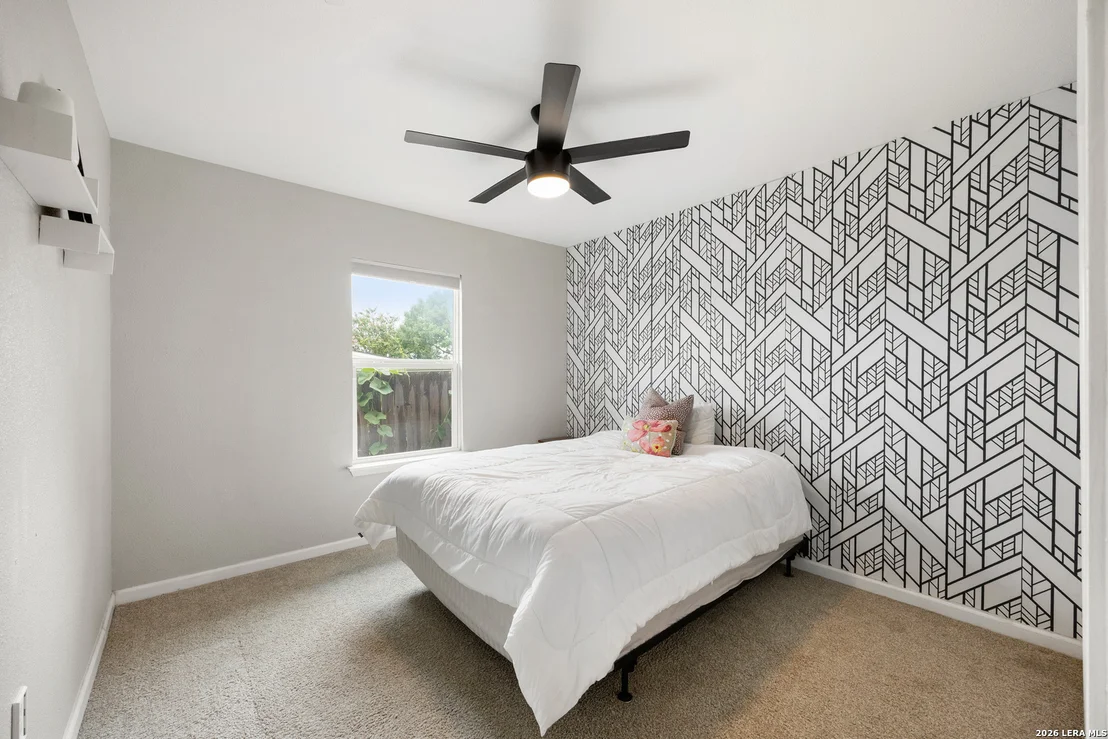 Photo of 359 REXFORD DR