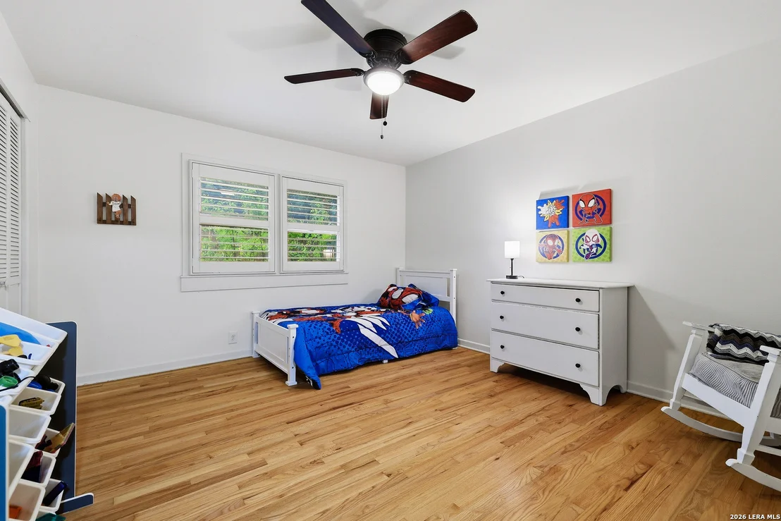 Photo of 326 Burnside Dr