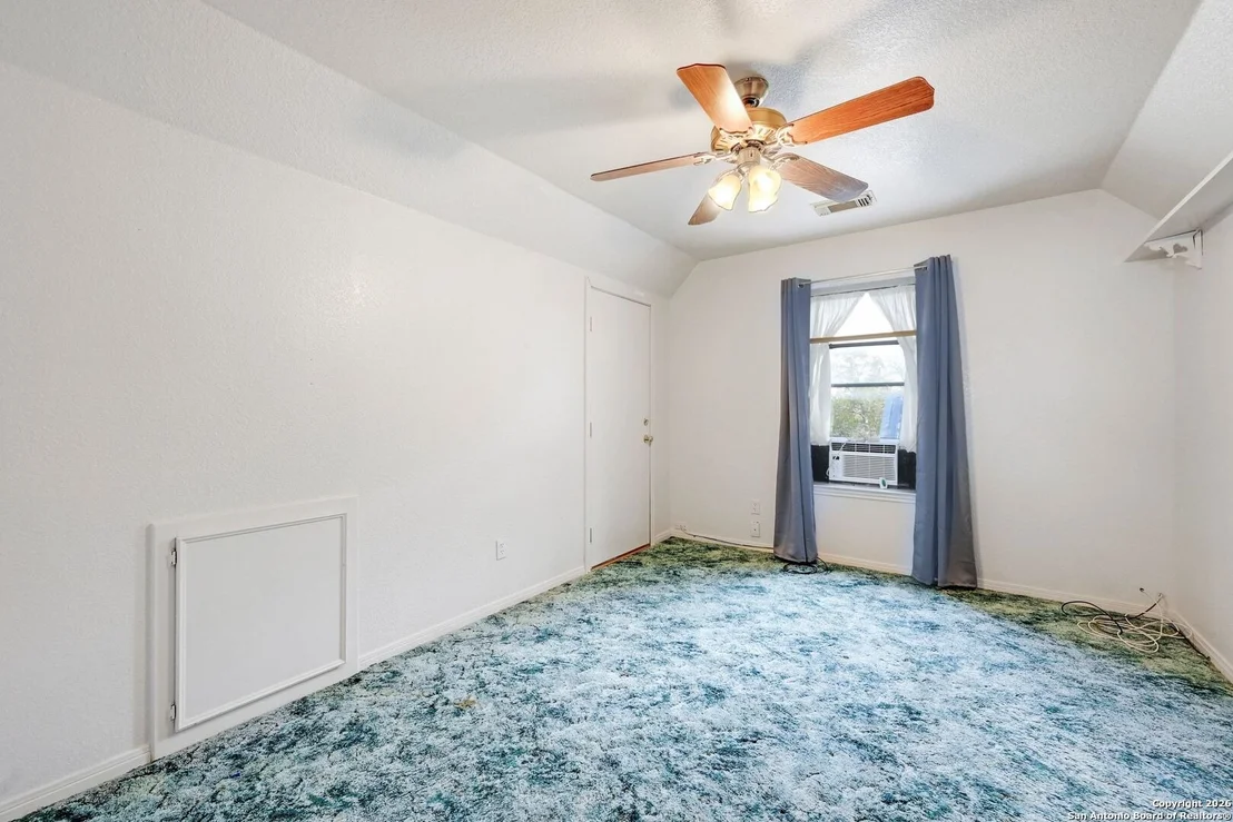 Photo of 1405 FOREST VIEW DR