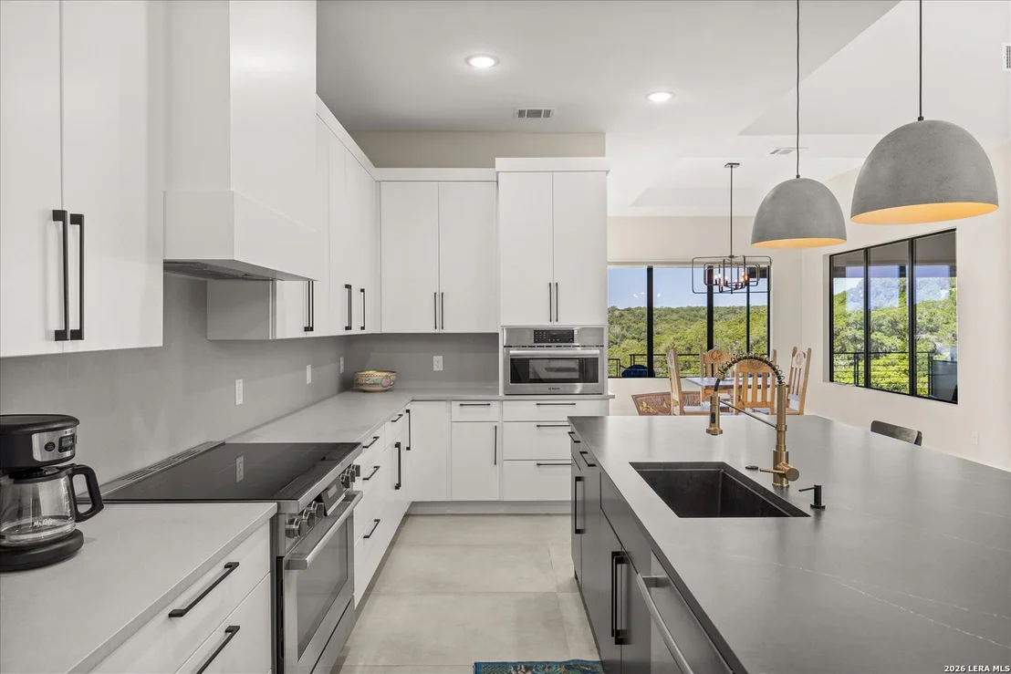 Photo of 330 PRESTON TRL
