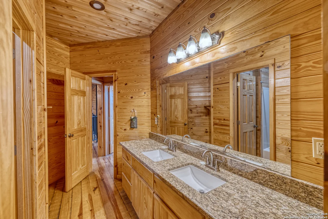 Photo of 241 Mountain Laurel