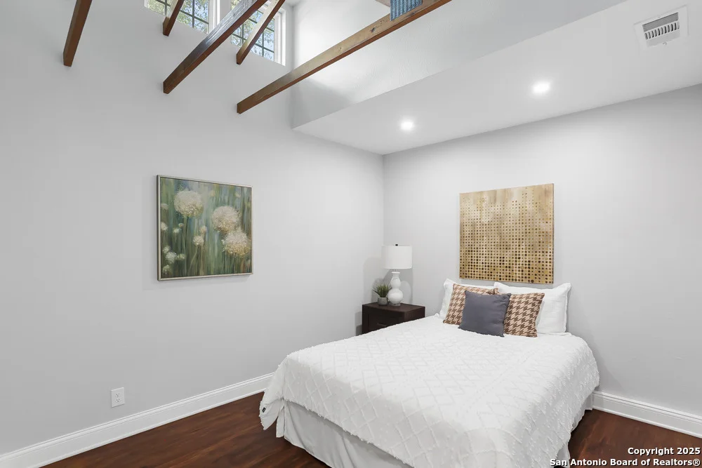 Photo of 2827 Cherry Field