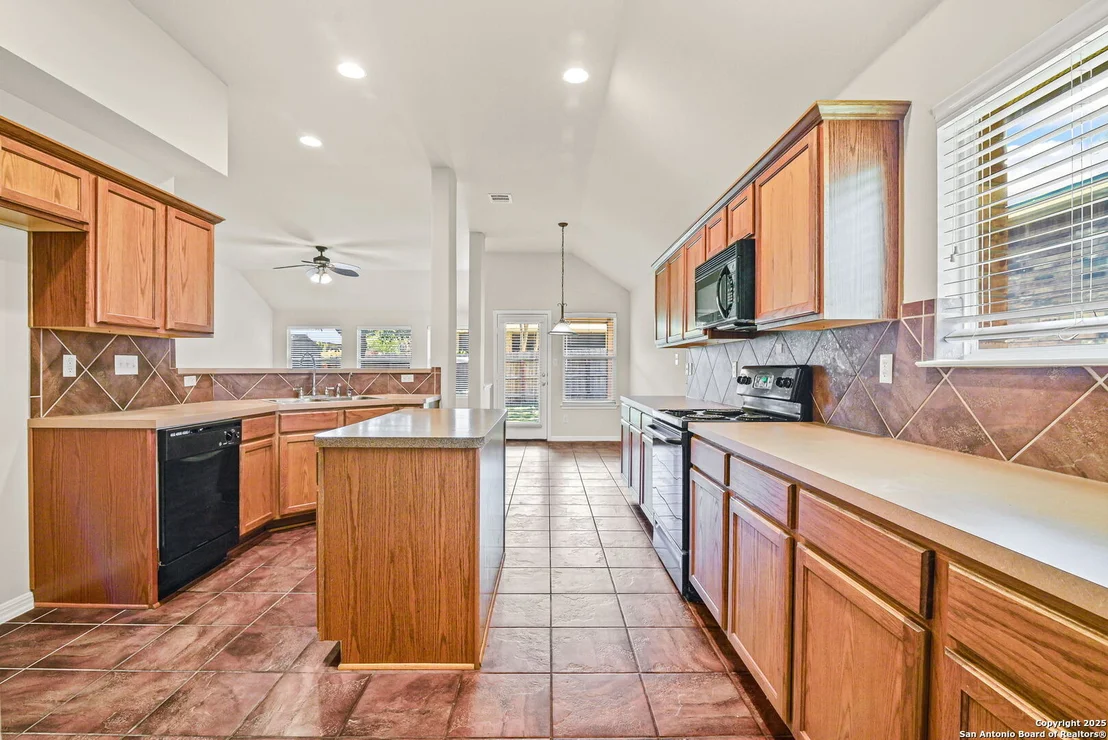Photo of 9810 Selbourne