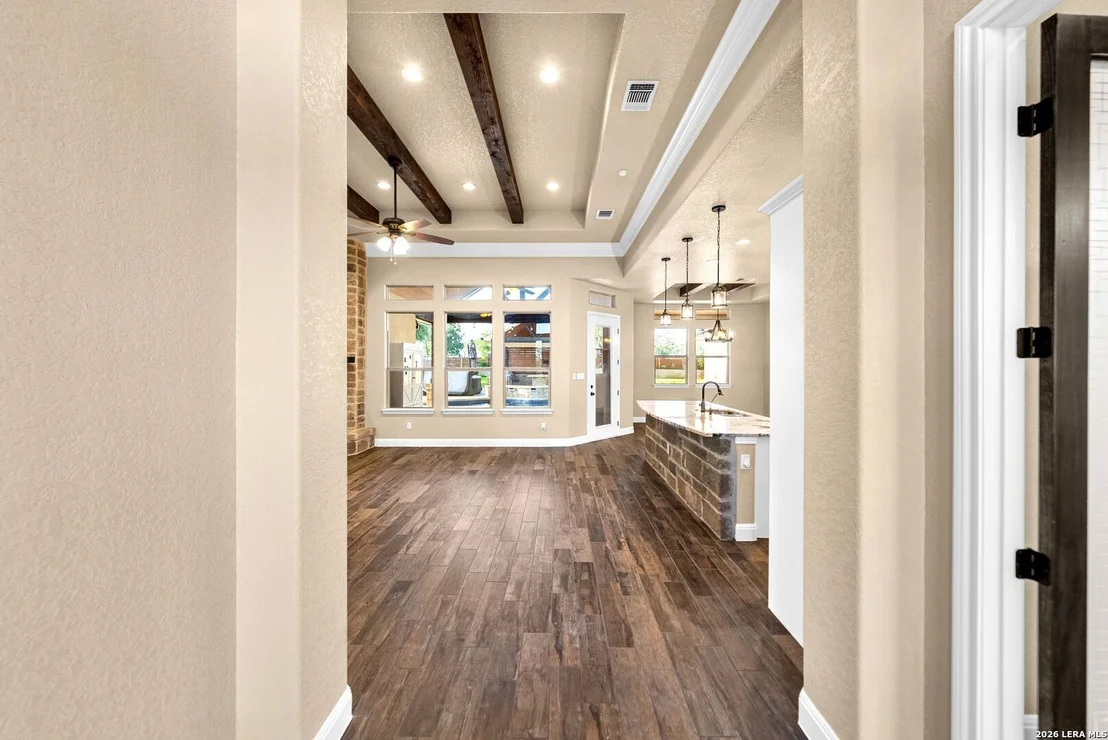 Photo of 1009 Bluebonnet Ln