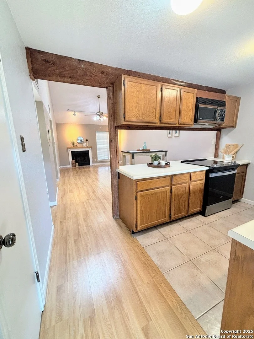 Photo of Unit 4 at 8611 Datapoint