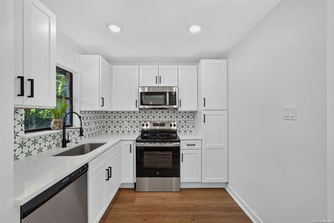 Photo of 359 BARBARA DR