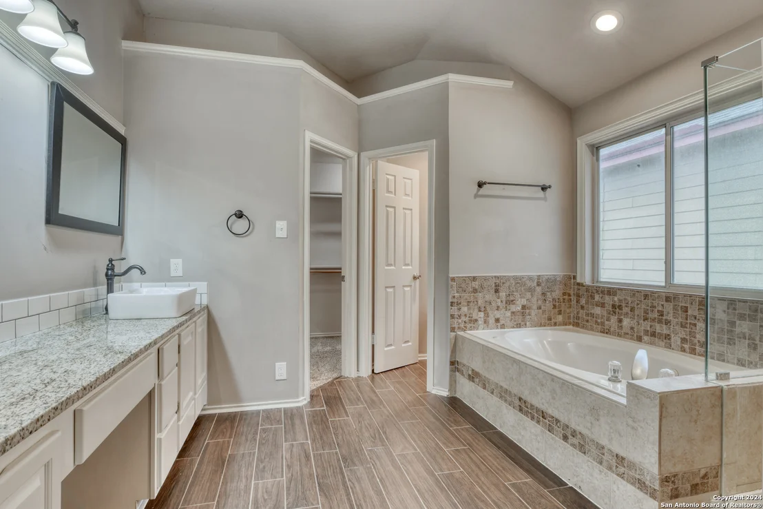 Photo of 2754 MONTEBELLO