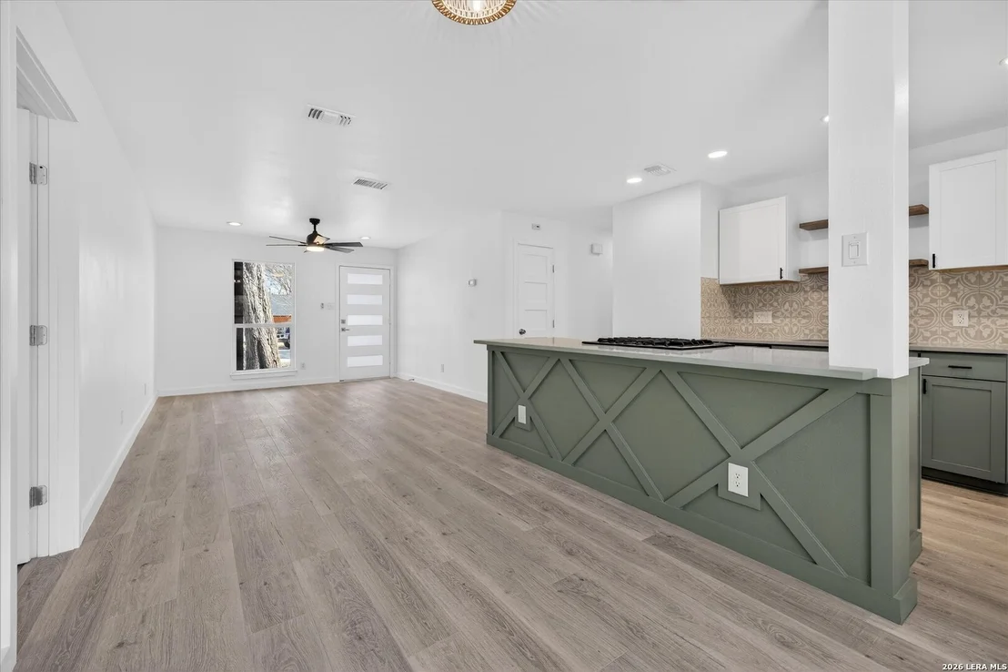 Photo of 6218 Hillston