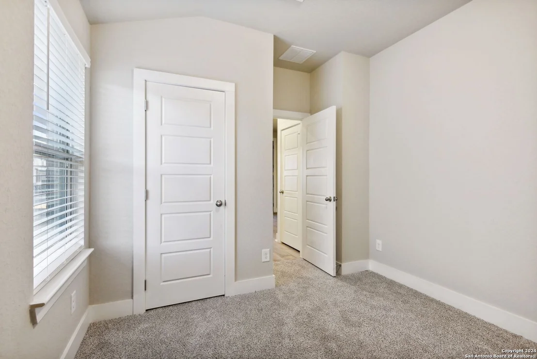 Photo of 6406 Comanche Sky