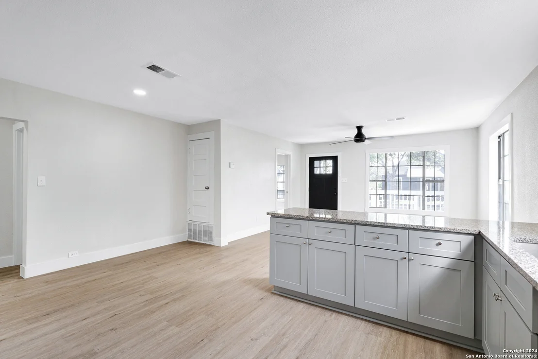 Photo of 1321 LEE HALL