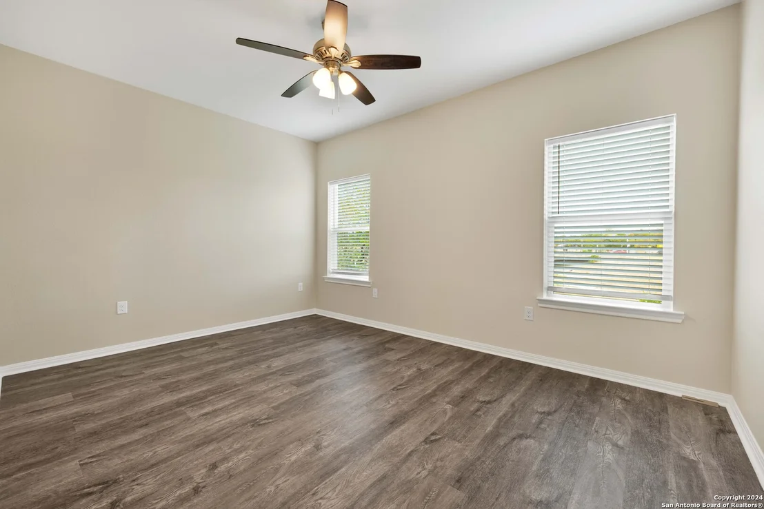Photo of 519 PRECIOUS DR