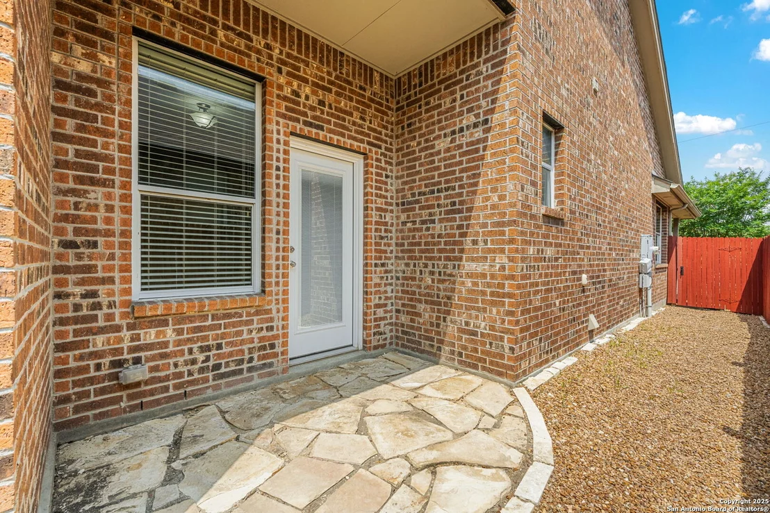 Photo of 1210 Magellan