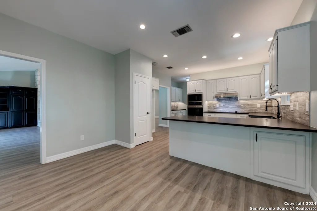 Photo of 172 LAKE FRONT DR