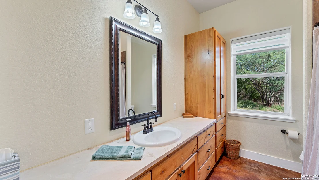 Photo of 475 JACKSON RD