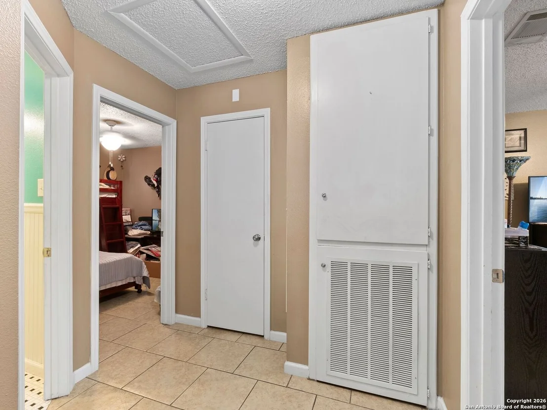 Photo of 6831 Celes Meadow