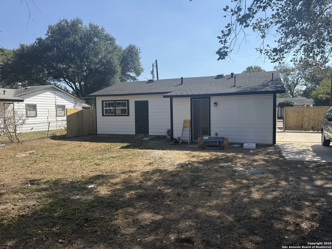 Photo of 143 Toltec