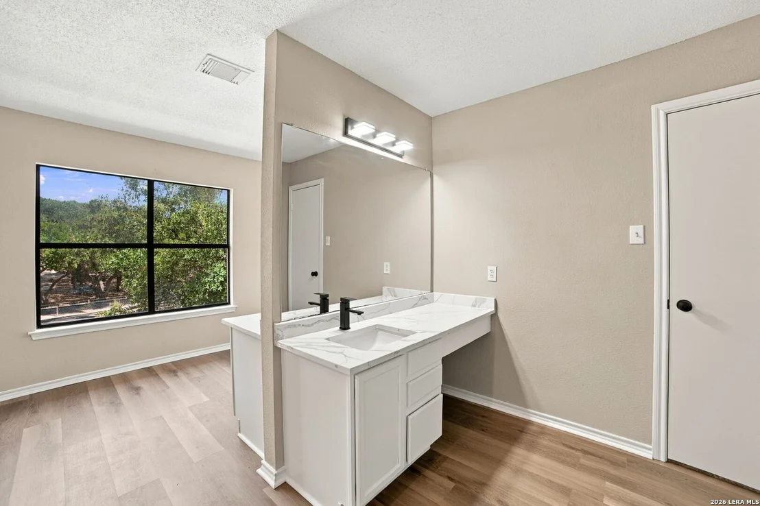 Photo of 281 SAMANTHA DR