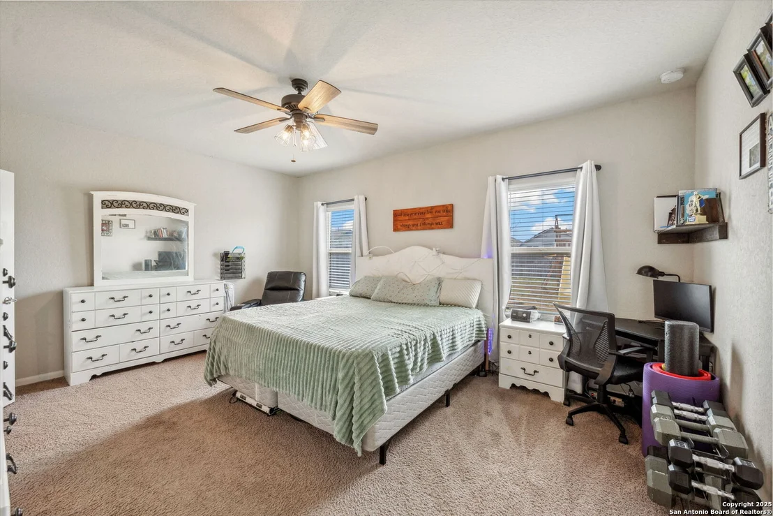 Photo of 11903 PEWEE