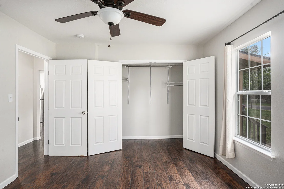 Photo of 305 Kneupper