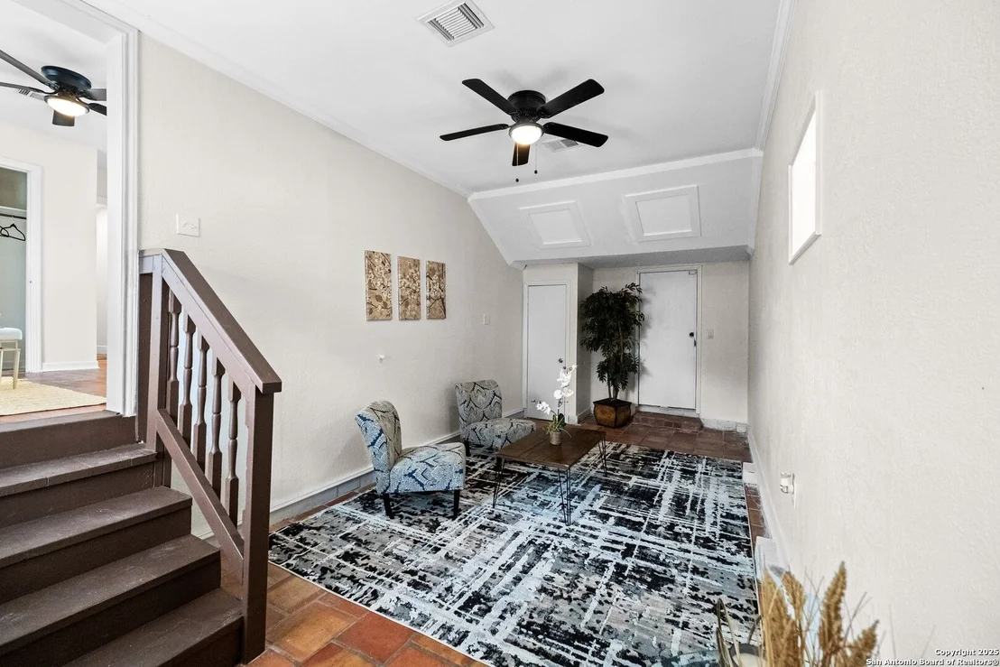 Photo of 823 GREER ST