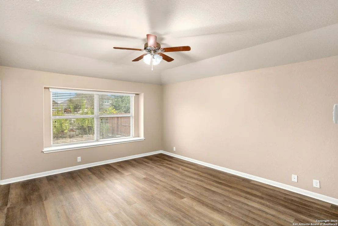 Photo of 809 LASERRA