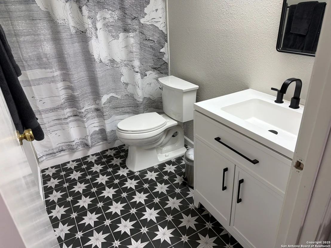 Photo of 5935 Heather View