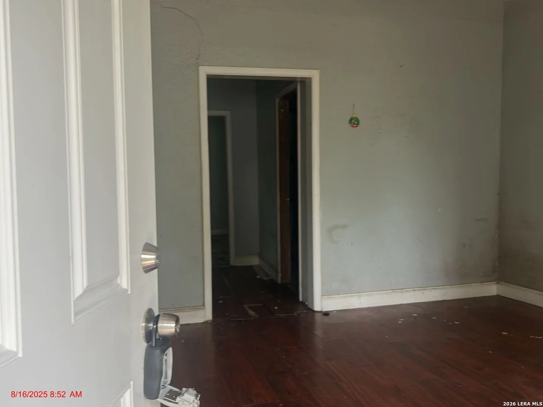 Photo of 809 Leal