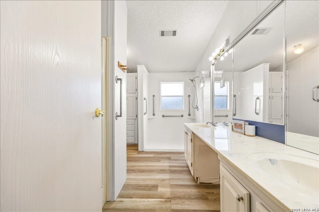 Photo of 611 Hedgestone