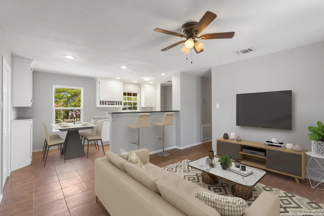 Photo of 6826 Westward